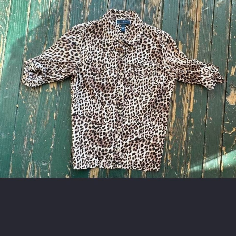 Karen Scott leopard print button up blouse Size S